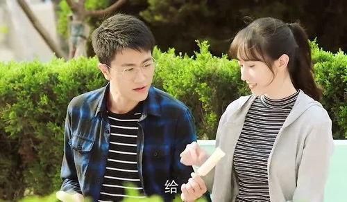 吃瓜女老师黑料爆料在线观看,吃瓜女老师黑料爆料，在线观看全程回顾